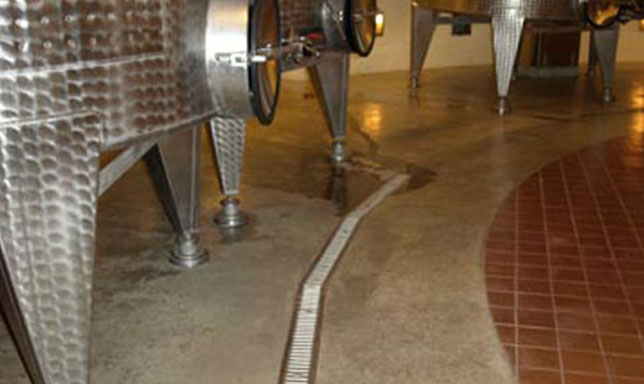 img_GoodandRetail_Wineries02